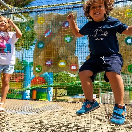 ZEcamping 4 étoiles 900m plage piscine club enfant animations dog friendly Camping Le Bois-Plage-en-Ré