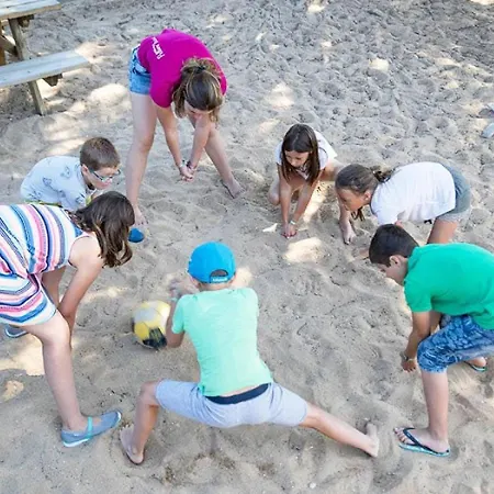 ZEcamping 4 étoiles 900m plage piscine club enfant animations dog friendly 4* Le Bois-Plage-en-Ré