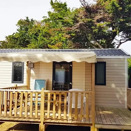 Camping ZEcamping 4 étoiles 900m plage piscine club enfant animations dog friendly 4*